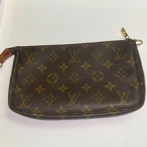Louis Vuitton Pochette